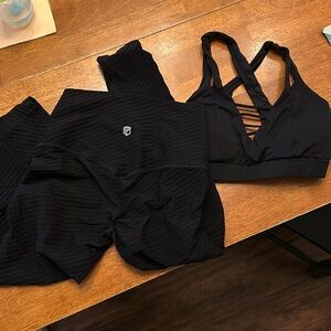 Medium set born primitive workout clothes